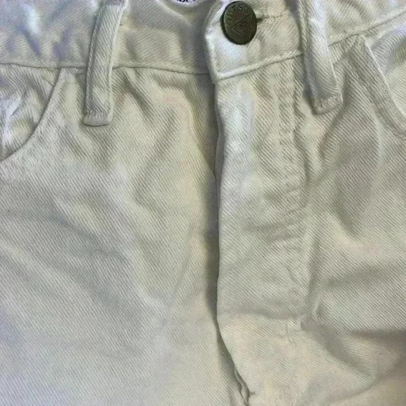 Vintage Guess Jean Shorts - Picture 6 of 7